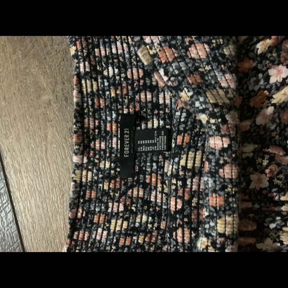 Floral Mini Skirt High Waisted Never Worn - Picture 3 of 4